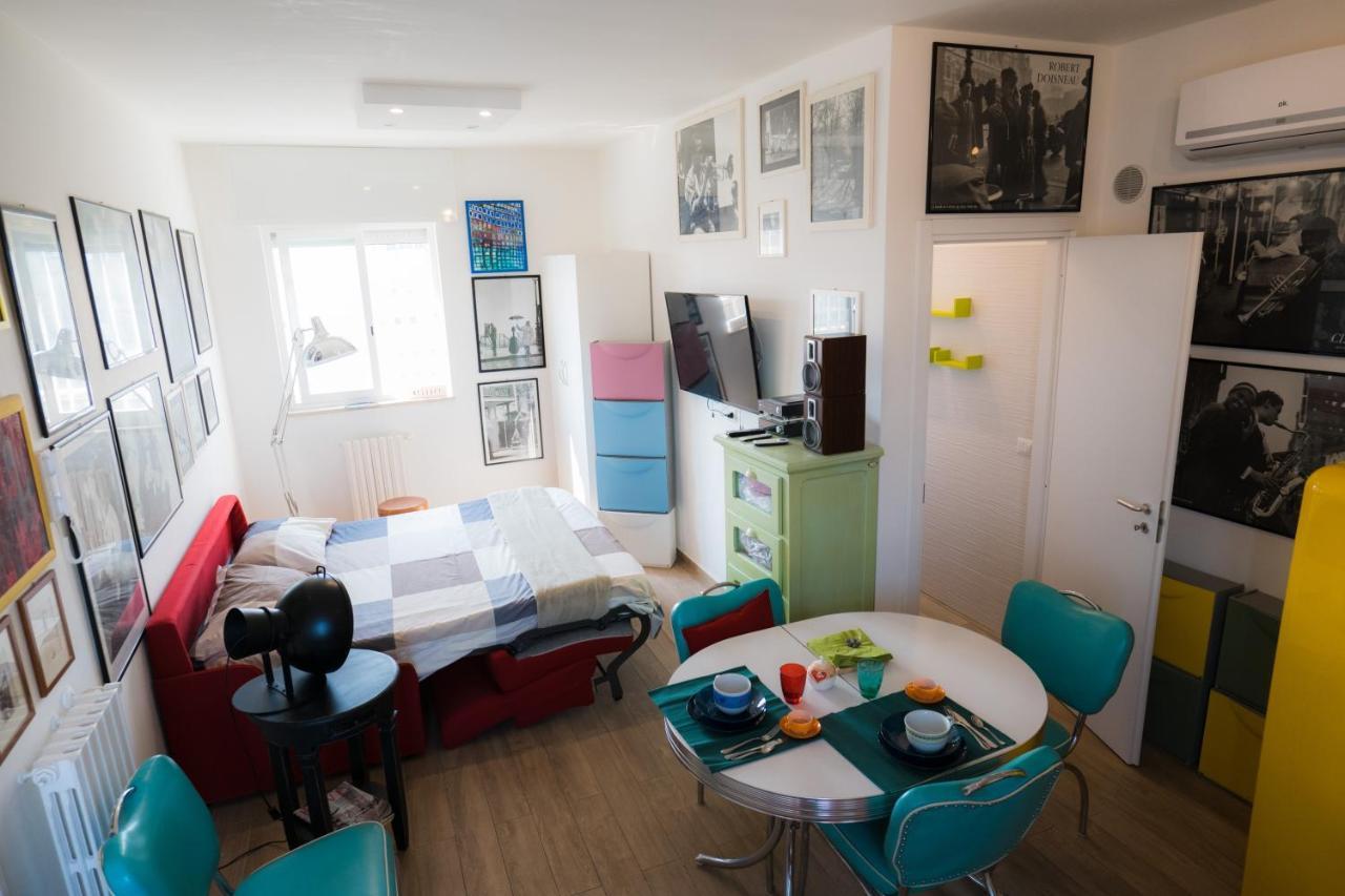 Hollywood Apartment Near Station With Parking Барі Екстер'єр фото